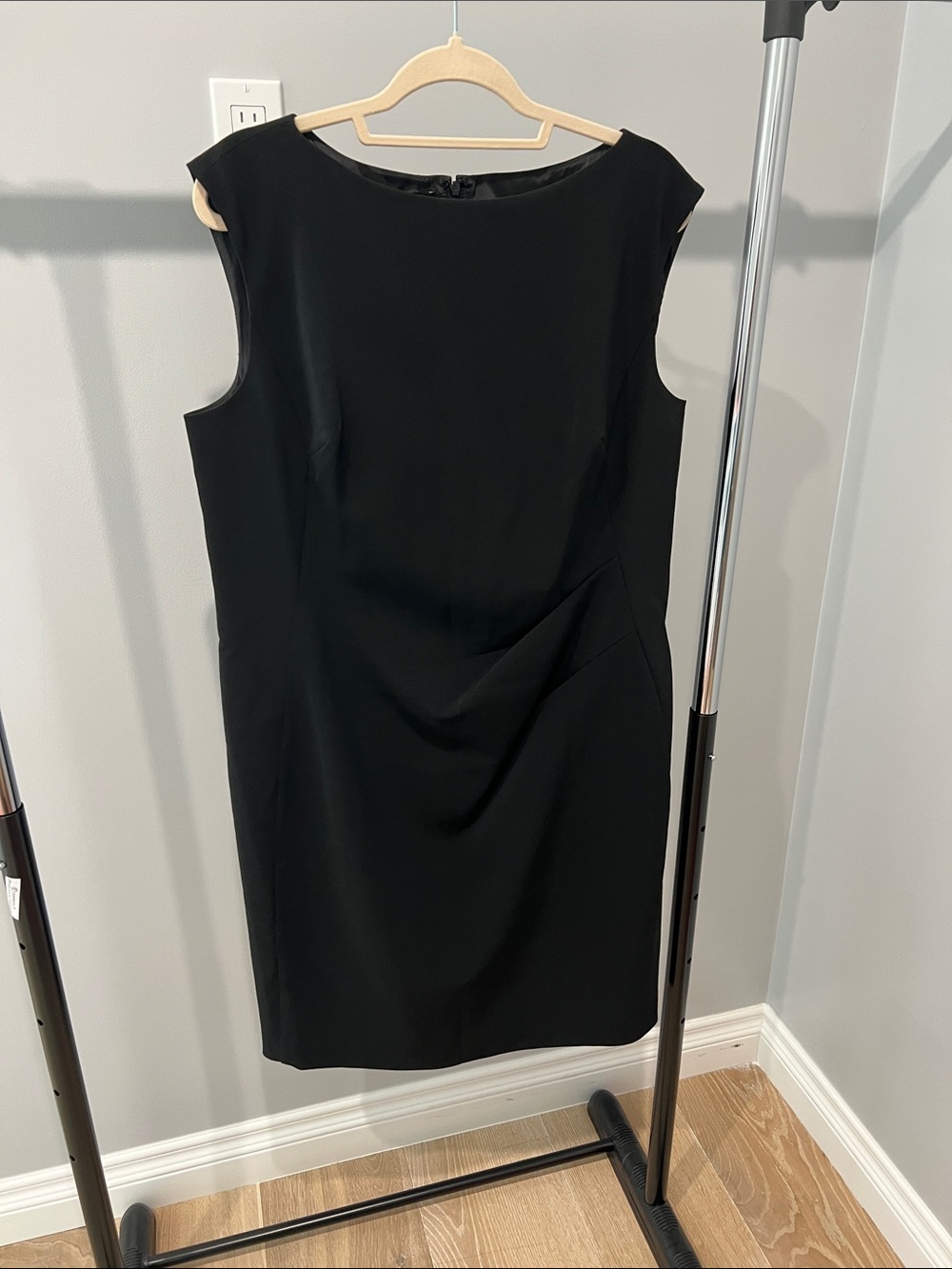 Lafayette 148 Classic Black Sleeveless Sheath Dress With Waist Detail